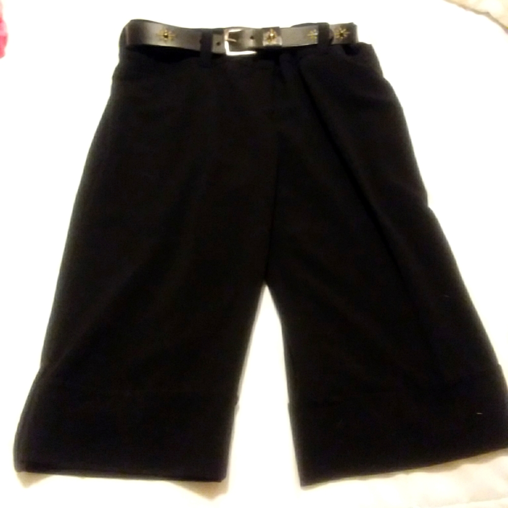 B WORKS Byer California.  Womens capri pants.  Size 7.
